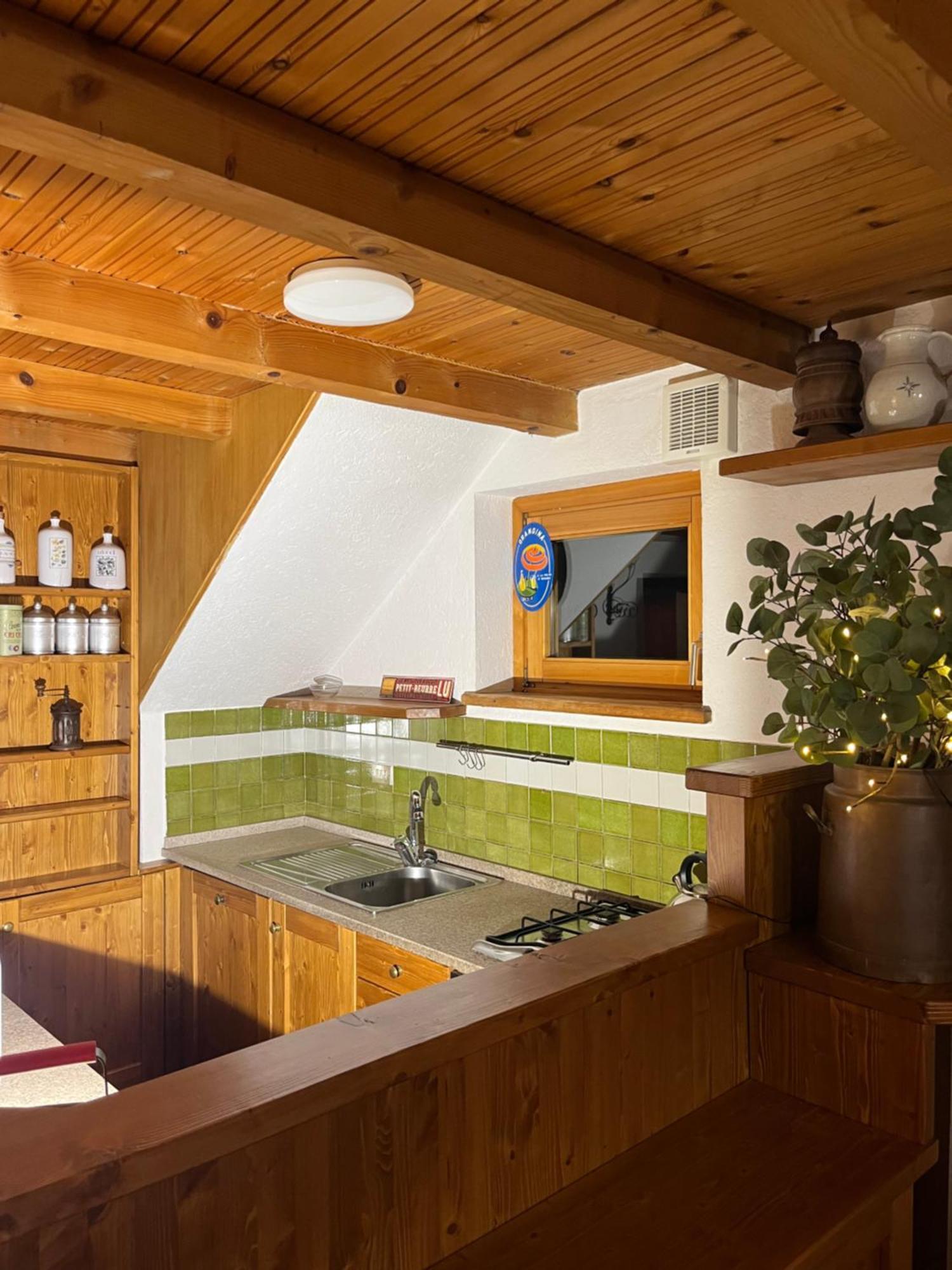 Chalet Blanc Le Duplex Courmayeur Exterior photo