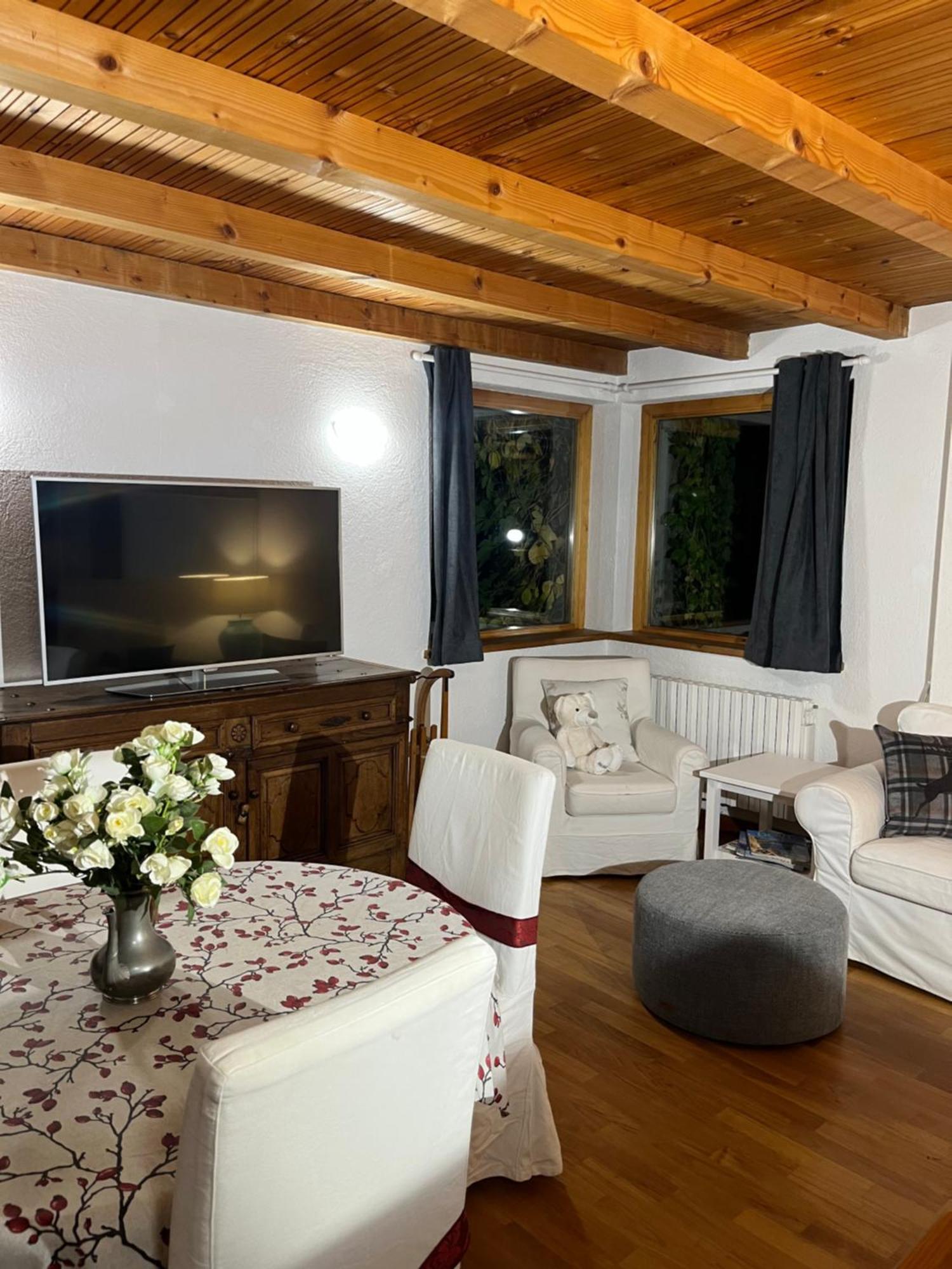 Chalet Blanc Le Duplex Courmayeur Exterior photo